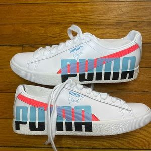 NEW Puma Clyde Logo Sneakers Women